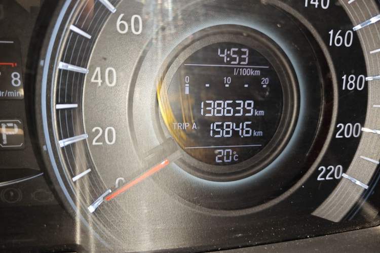 Used Honda Odyssey 2018 2.4L Smart Edition Odometer Close Up