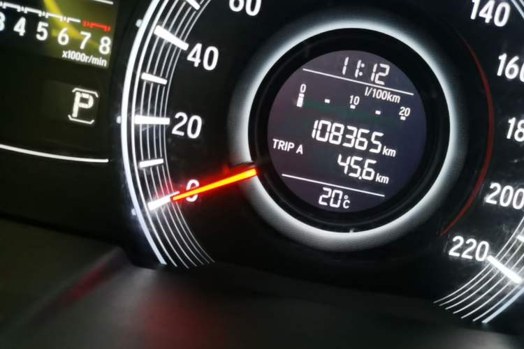Used Honda Odyssey 2018 2.4L Luxury Edition Odometer Close Up