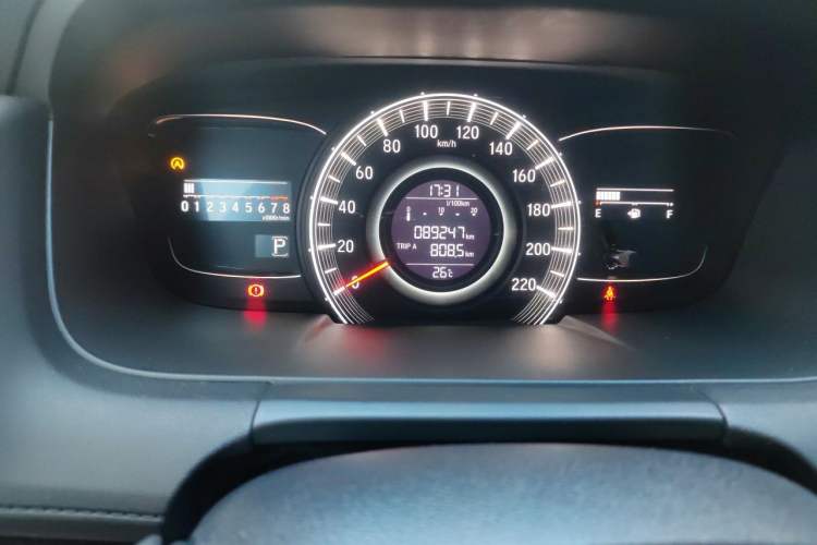 Used Honda Odyssey 2018 2.4L Luxury Edition Odometer Close Up