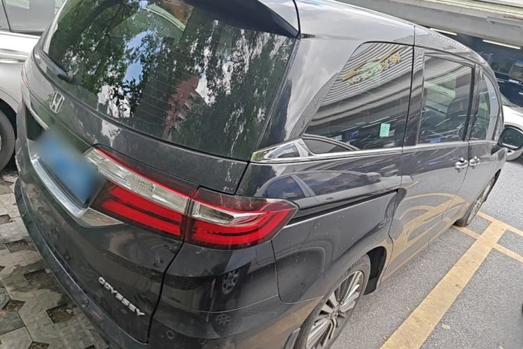 Used Honda Odyssey 2018 2.4L Luxury Edition Rear Right 45 Deg