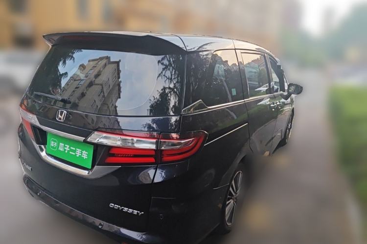 Used Honda Odyssey 2018 2.4L Luxury Edition Rear Right 45 Deg