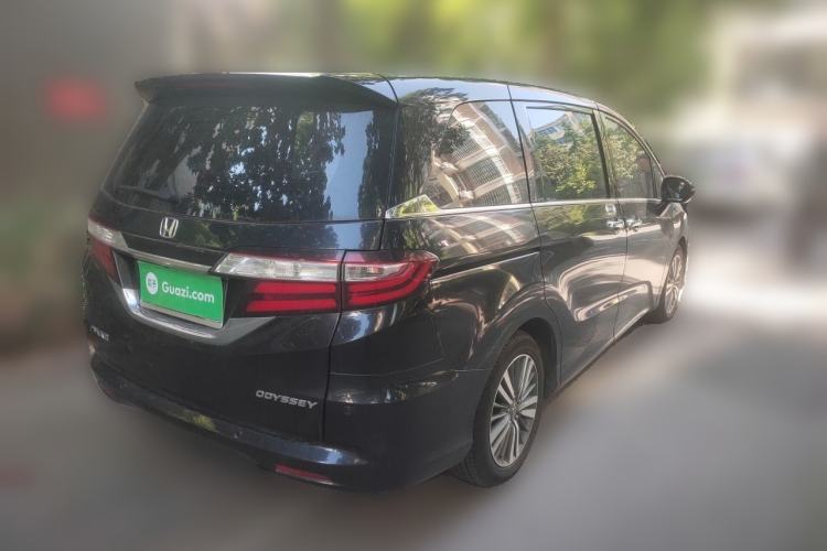 Used Honda Odyssey 2018 2.4L Luxury Edition Rear Right 45 Deg