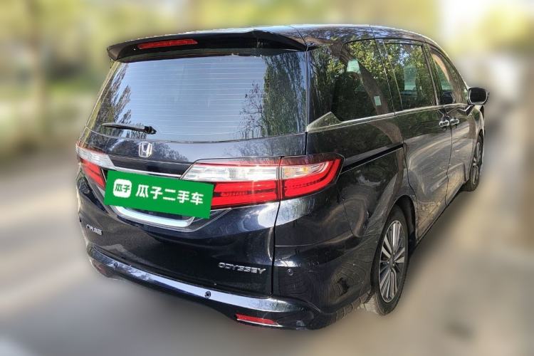 Used Honda Odyssey 2018 2.4L Luxury Edition Rear Right 45 Deg
