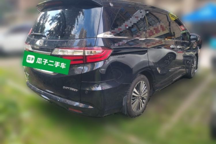 Used Honda Odyssey 2018 2.4L Luxury Edition Rear Right 45 Deg