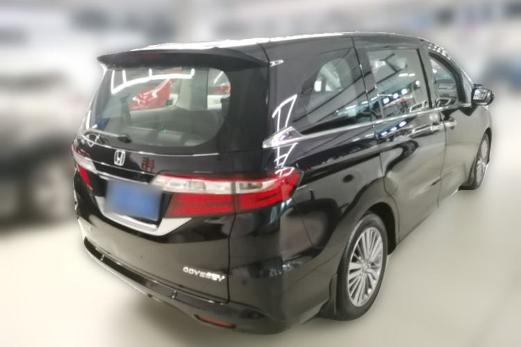 Used Honda Odyssey 2018 2.4L Luxury Edition Rear Right 45 Deg