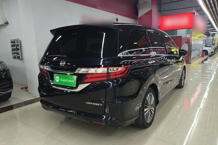 Used Honda Odyssey 2018 2.4L Luxury Edition Rear Right 45 Deg