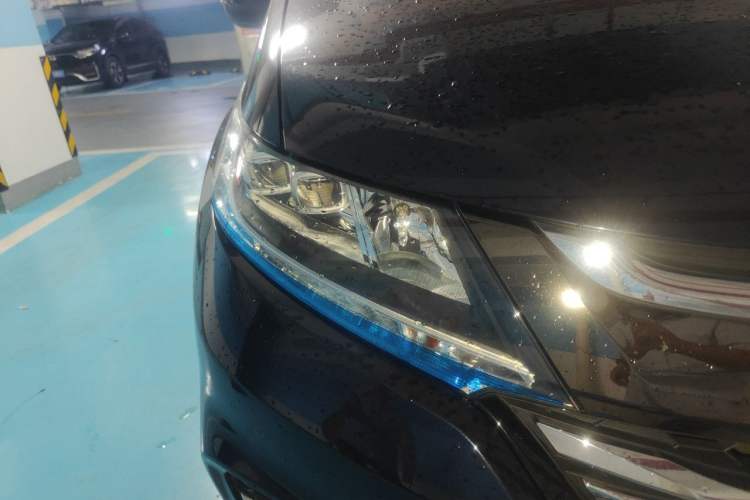 Used Honda Odyssey 2018 2.4L Smart Edition Right Front Headlight