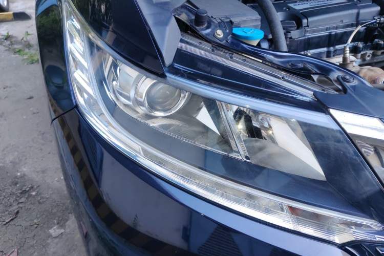 Used Honda Odyssey 2018 2.4L Luxury Edition Right Front Headlight