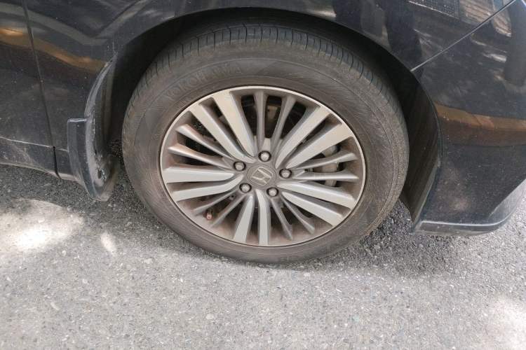 Used Honda Odyssey 2018 2.4L Prestige Edition Right Front Wheel Hub