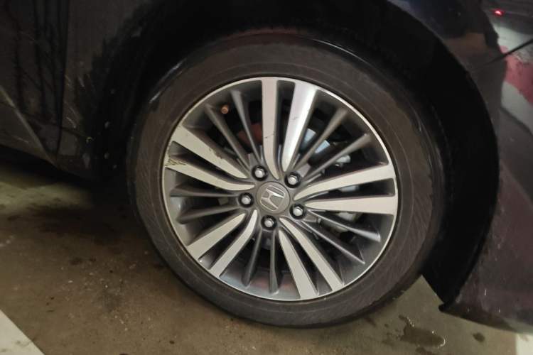 Used Honda Odyssey 2018 2.4L Smart Edition Right Front Wheel Hub