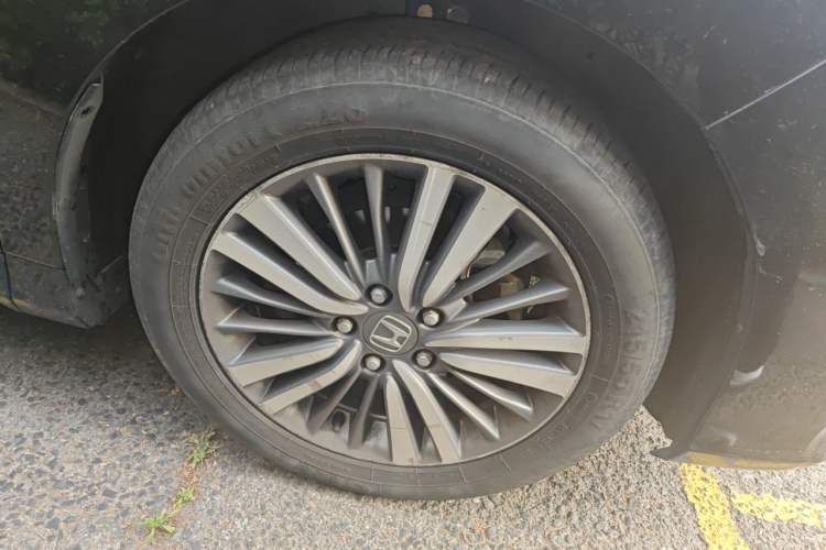 Used Honda Odyssey 2018 2.4L Luxury Edition Right Front Wheel Hub
