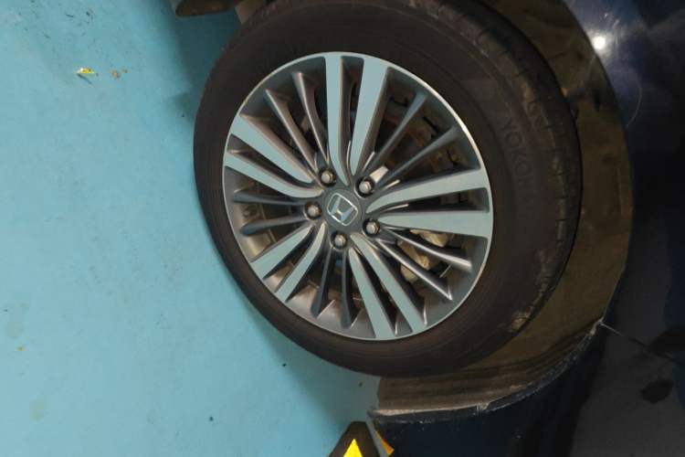 Used Honda Odyssey 2018 2.4L Smart Edition Right Front Wheel Hub