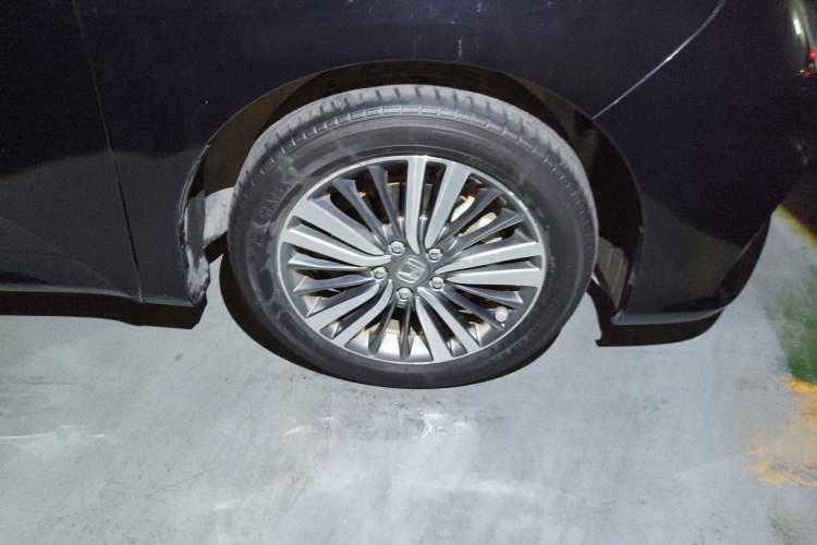 Used Honda Odyssey 2018 2.4L Luxury Edition Right Front Wheel Hub