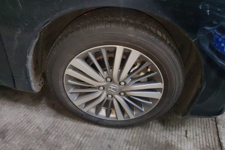 Used Honda Odyssey 2018 2.4L Luxury Edition Right Front Wheel Hub