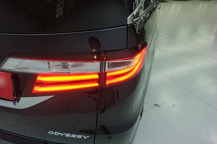 Used Honda Odyssey 2018 2.4L Smart Edition Right Rear Taillight