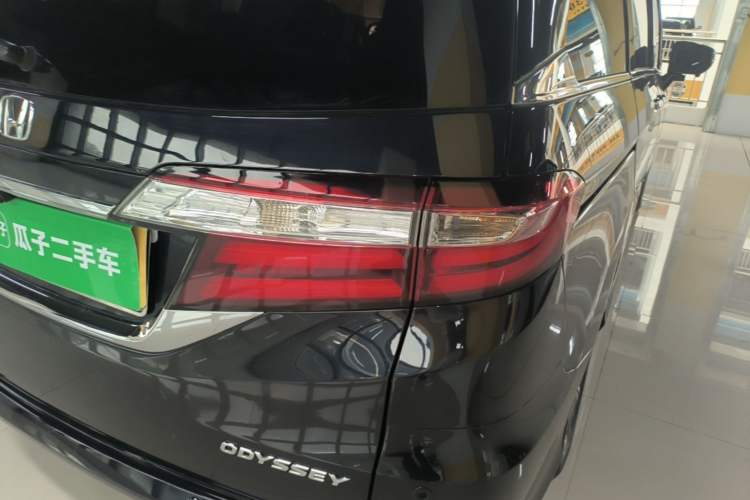 Used Honda Odyssey 2018 2.4L Smart Edition Right Rear Taillight