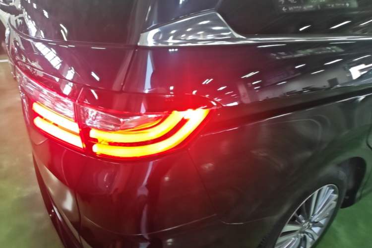 Used Honda Odyssey 2018 2.4L Smart Edition Right Rear Taillight