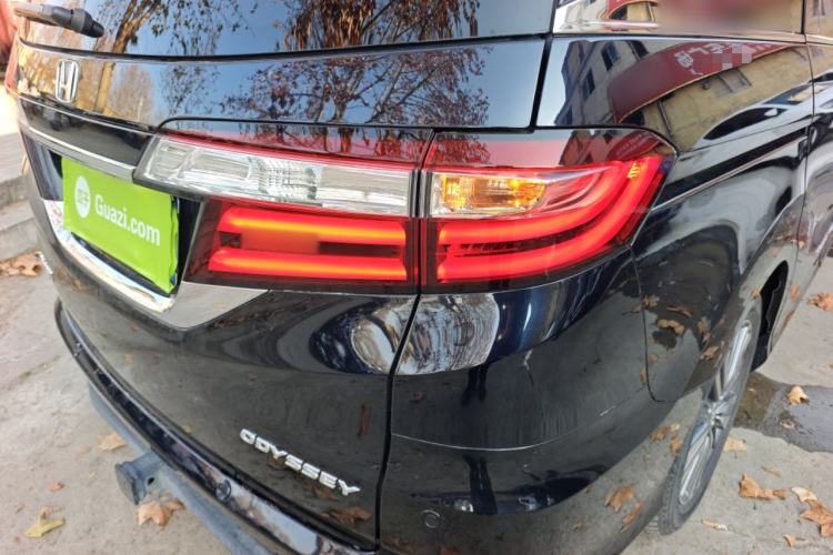 Used Honda Odyssey 2018 2.4L Smart Edition Right Rear Taillight