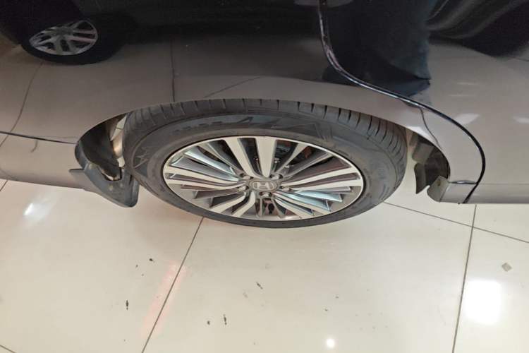 Used Honda Odyssey 2018 2.4L Luxury Edition Right Rear Wheel Hub