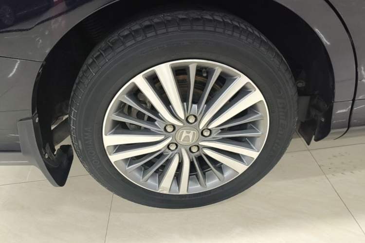 Used Honda Odyssey 2018 2.4L Luxury Edition Right Rear Wheel Hub