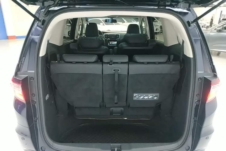 Used Honda Odyssey 2018 2.4L Smart Edition Trunk