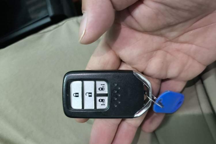 Used Honda Odyssey 2018 2.4L Luxury Edition Vehicle Key