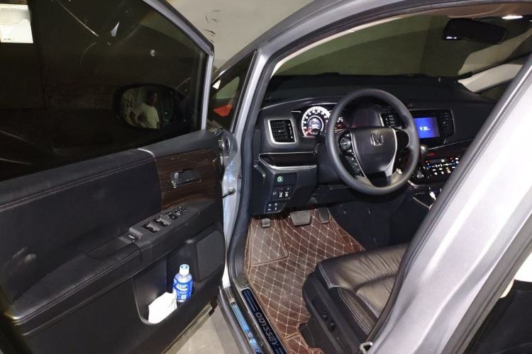 Used Honda Odyssey 2018 2.4L Luxury Edition Driver Seat
