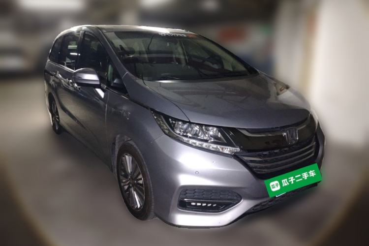 Used Honda Odyssey 2018 2.4L Luxury Edition Front Right 45 Deg
