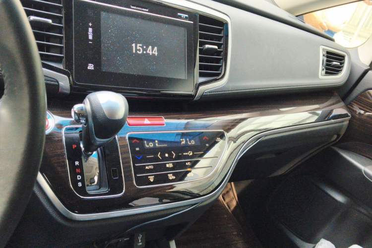 Used Honda Odyssey 2018 2.4L Supreme Edition Audio And AC Panel
