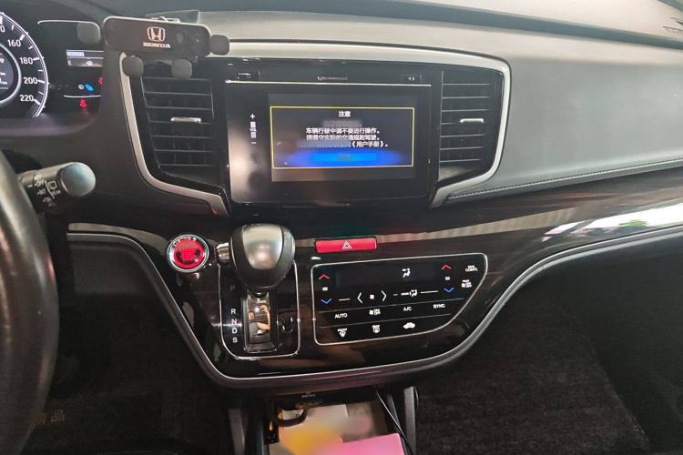 Used Honda Odyssey 2018 2.4L Luxury Edition Audio And AC Panel