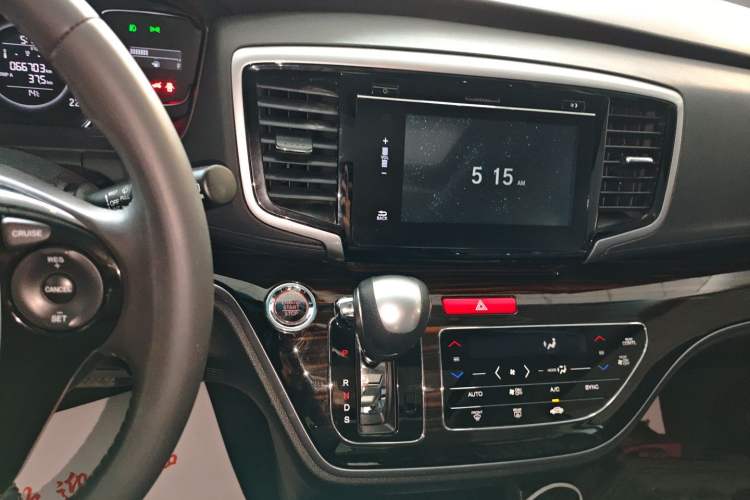 Used Honda Odyssey 2018 2.4L Smart Edition Audio And AC Panel