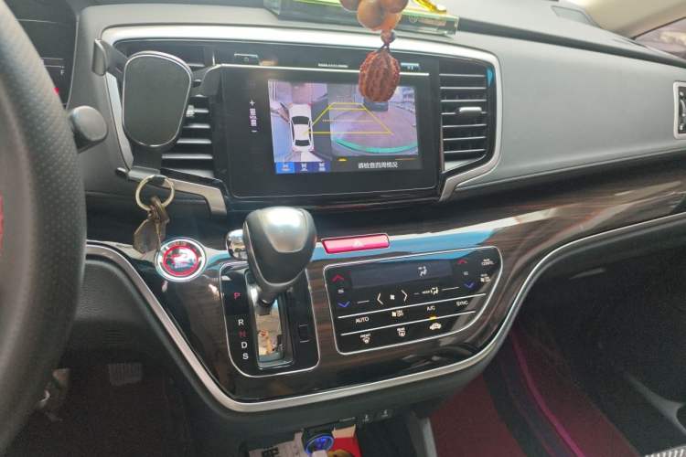 Used Honda Odyssey 2018 2.4L Luxury Edition Audio And AC Panel