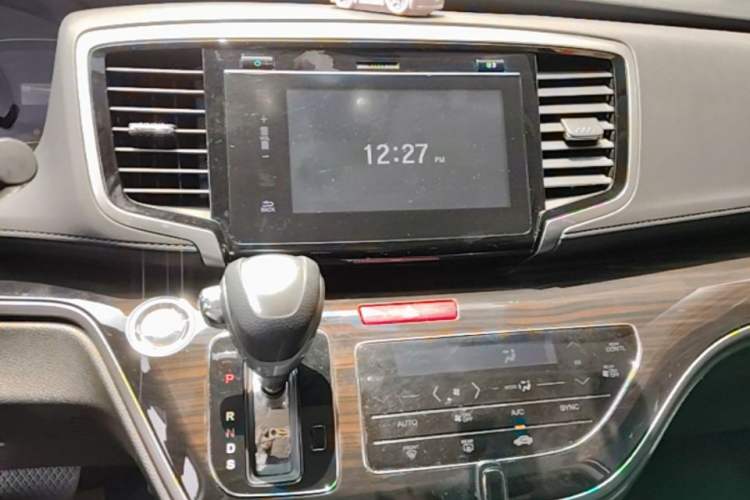 Used Honda Odyssey 2018 2.4L Smart Edition Audio And AC Panel