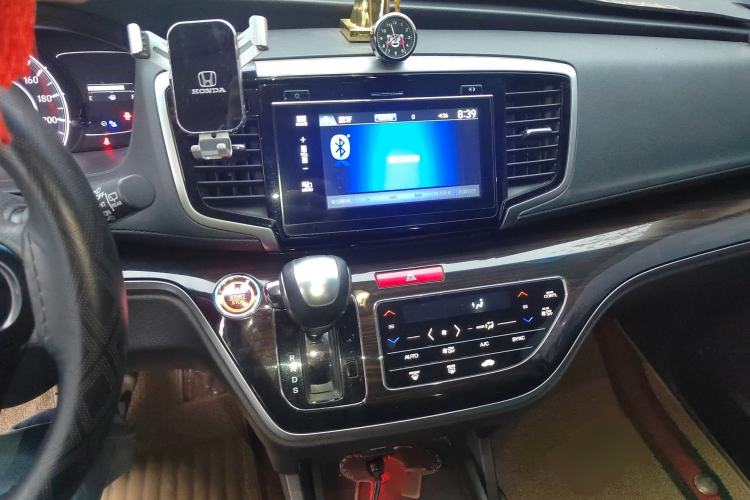 Used Honda Odyssey 2018 2.4L Luxury Edition Audio And AC Panel
