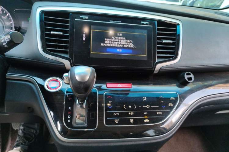 Used Honda Odyssey 2018 2.4L Smart Edition Audio And AC Panel