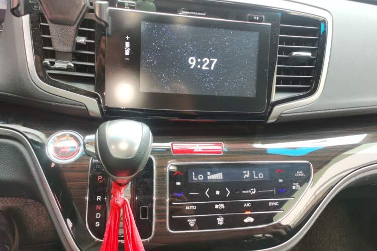 Used Honda Odyssey 2018 2.4L Smart Edition Audio And AC Panel