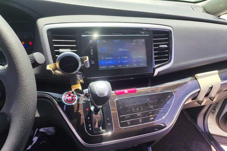Used Honda Odyssey 2018 2.4L Luxury Edition Audio And AC Panel