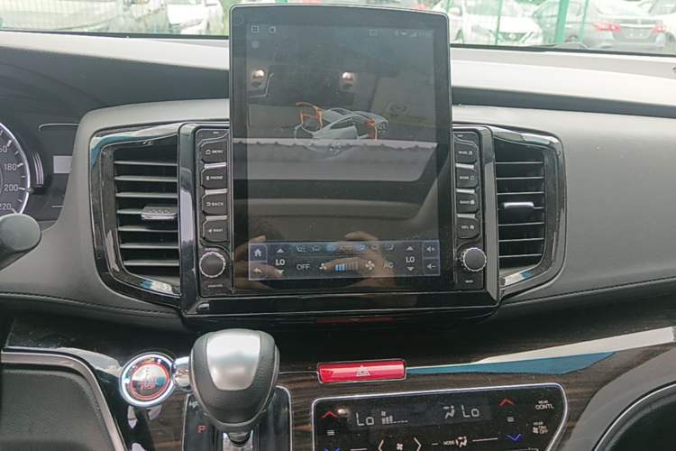 Used Honda Odyssey 2018 2.4L Prestige Edition Audio And AC Panel