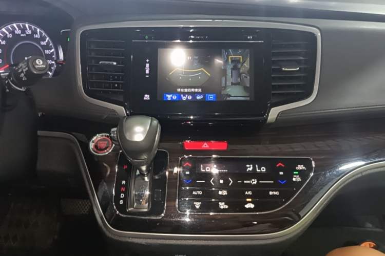 Used Honda Odyssey 2018 2.4L Supreme Edition Audio And AC Panel