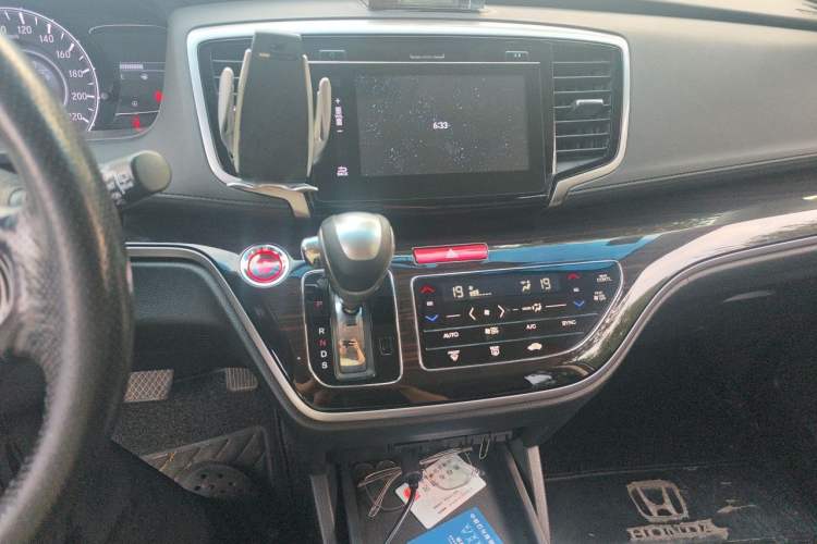 Used Honda Odyssey 2018 2.4L Luxury Edition Audio And AC Panel