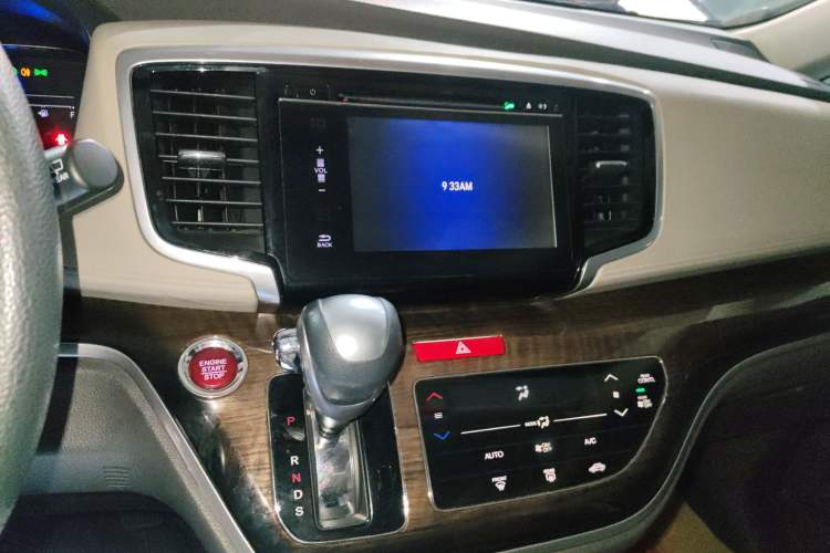 Used Honda Odyssey 2018 2.4L Luxury Edition Audio And AC Panel