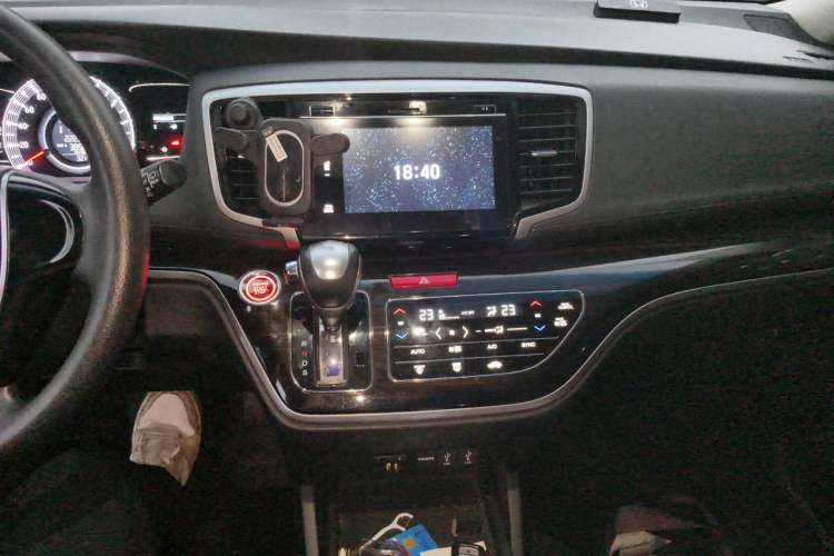 Used Honda Odyssey 2018 2.4L Luxury Edition Audio And AC Panel