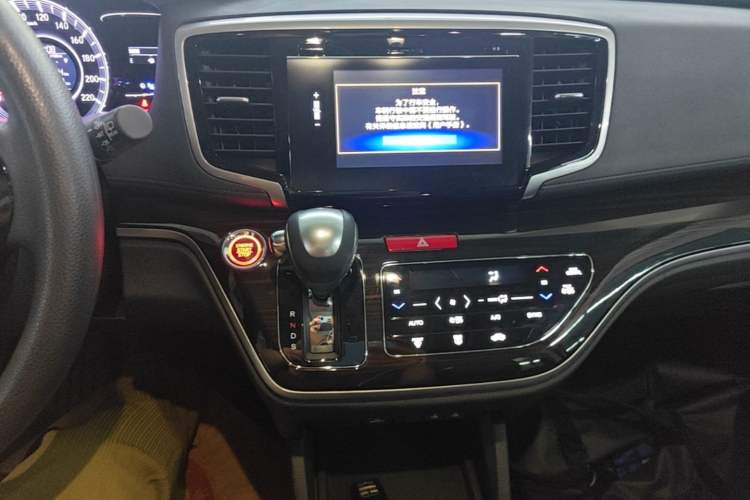 Used Honda Odyssey 2018 2.4L Luxury Edition Audio And AC Panel