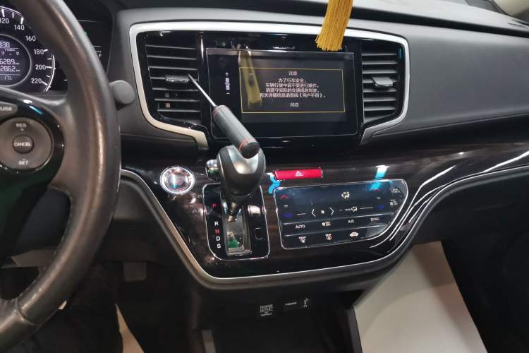 Used Honda Odyssey 2018 2.4L Smart Edition Audio And AC Panel