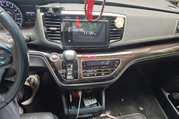 Used Honda Odyssey 2018 2.4L Smart Edition Audio And AC Panel