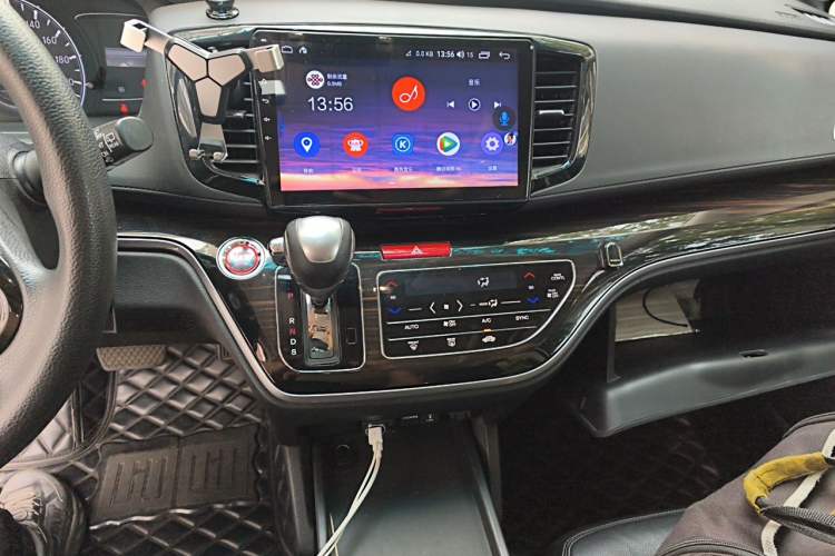 Used Honda Odyssey 2018 2.4L Luxury Edition Audio And AC Panel