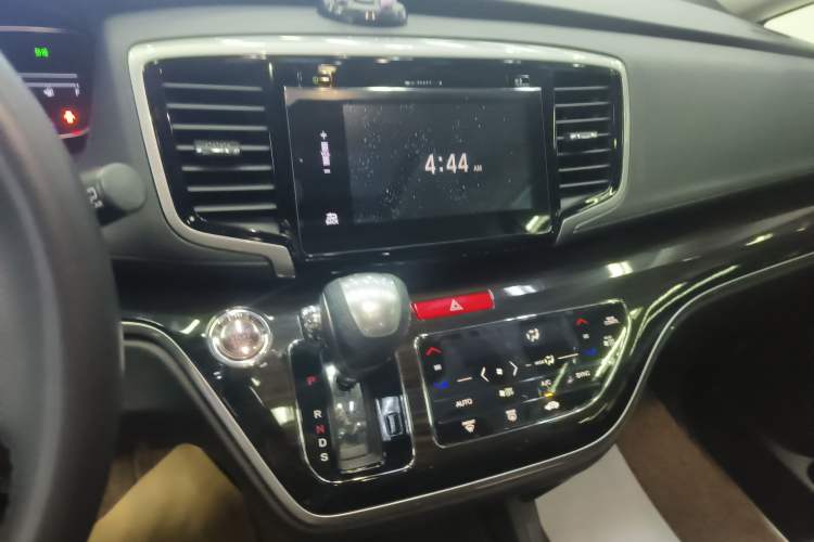 Used Honda Odyssey 2018 2.4L Smart Edition Audio And AC Panel