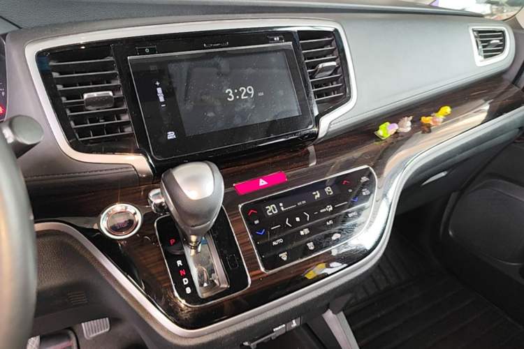 Used Honda Odyssey 2018 2.4L Smart Edition Audio And AC Panel