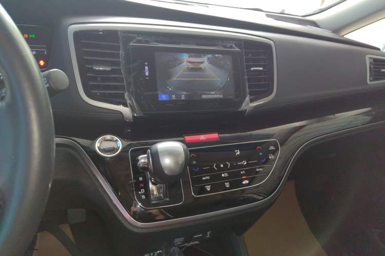 Used Honda Odyssey 2018 2.4L Smart Edition Audio And AC Panel