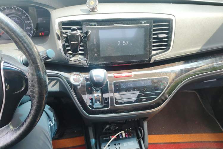 Used Honda Odyssey 2018 2.4L Luxury Edition Audio And AC Panel